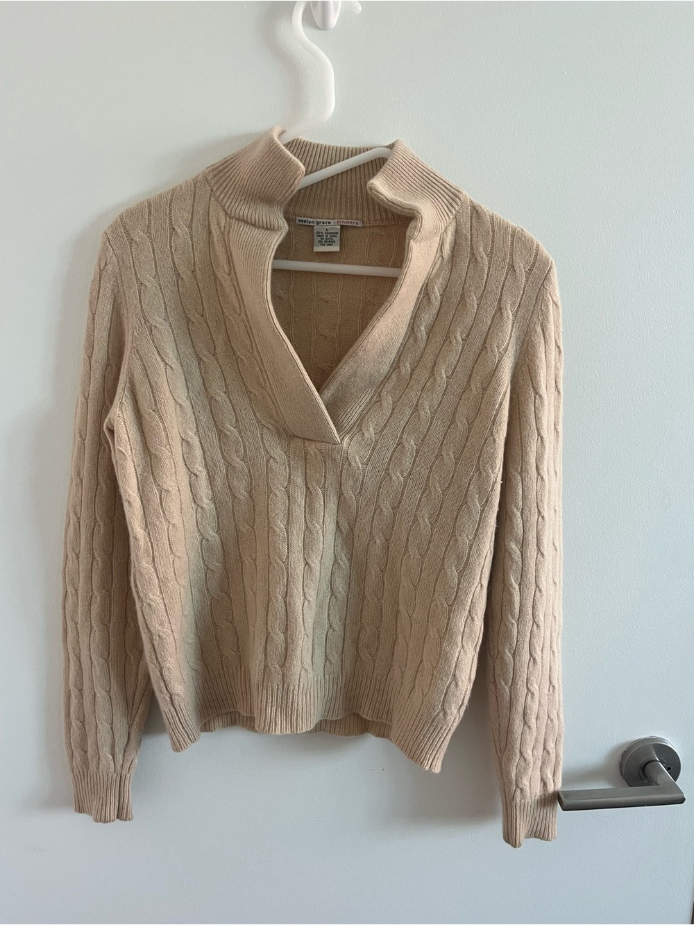 Evelyn Grace Women's Large Cashmere Sweater Cream, Cable Knit, V-Neck